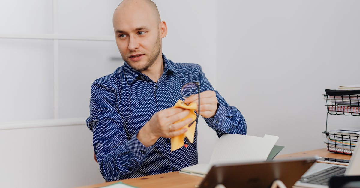 Exploring the Connection Between Eco-Friendly Cleaning and Productivity